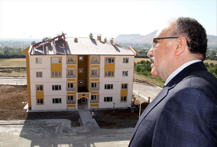 Deprem konutları teslim ediliyor