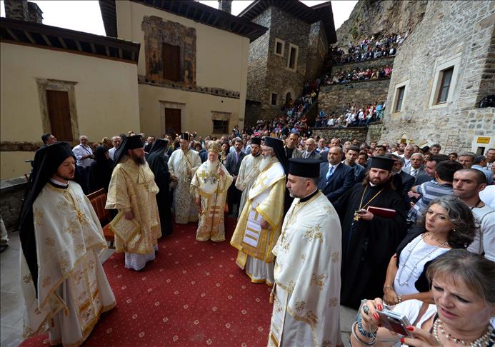 Religious service at Sumela Monastery hosts 300 visitors