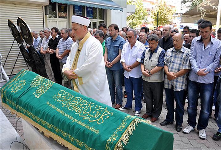 Söz yazarı Çelikoğlu toprağa verildi