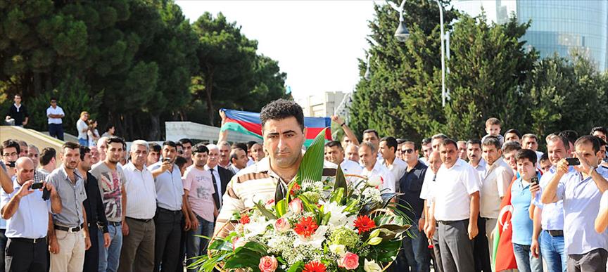 Азербайджанского офицера с радостью встретили на Родине