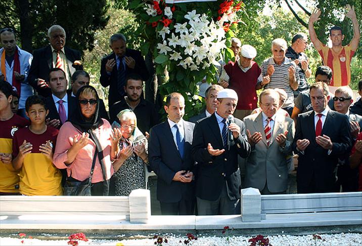 ''Taçsız Kral''a anma töreni