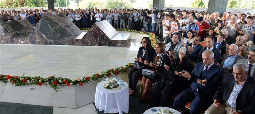 Millet Menderes'e koştu