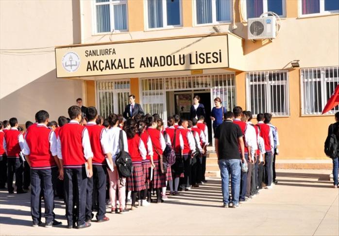 Education resumes completely in Turkey's Akcakale town