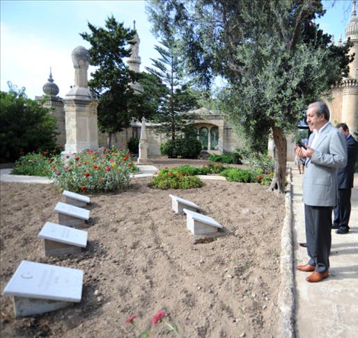 Turkish food minister visits Turkish martyrs' cemetery in Malta