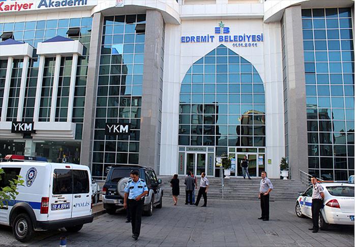 Edremit Belediye Başkanı tutuklandı