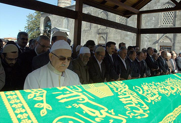 Nidai Gülen toprağa verildi
