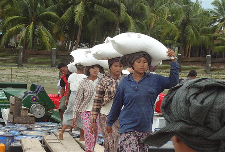 AB'den Myanmar'a yardım önerisi