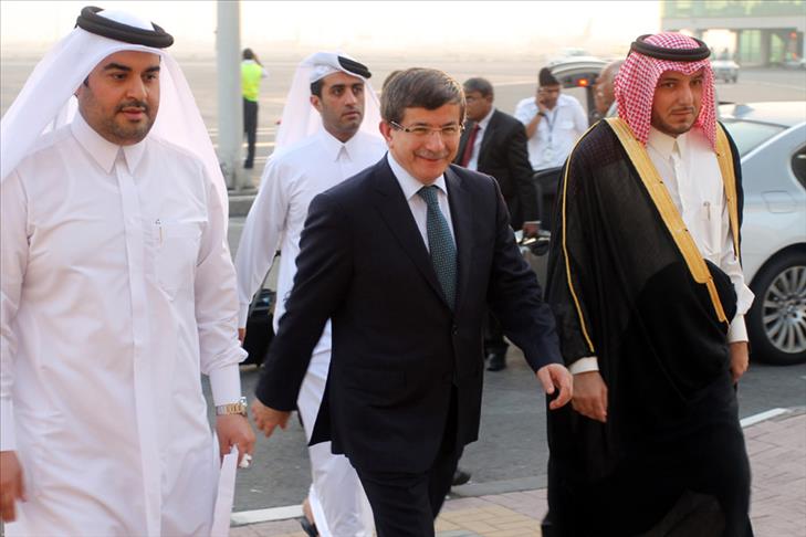 المعارضة السورية تلتقي داود أوغلو وآخرين في الدوحة