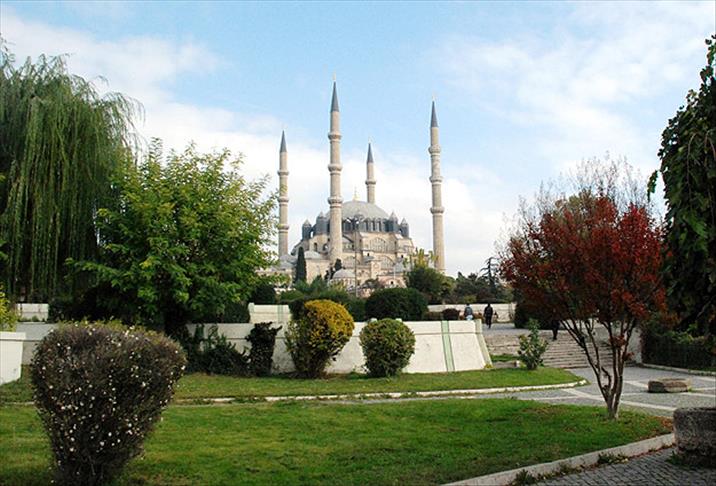 Selimiye Camisi'ne yeni meydan