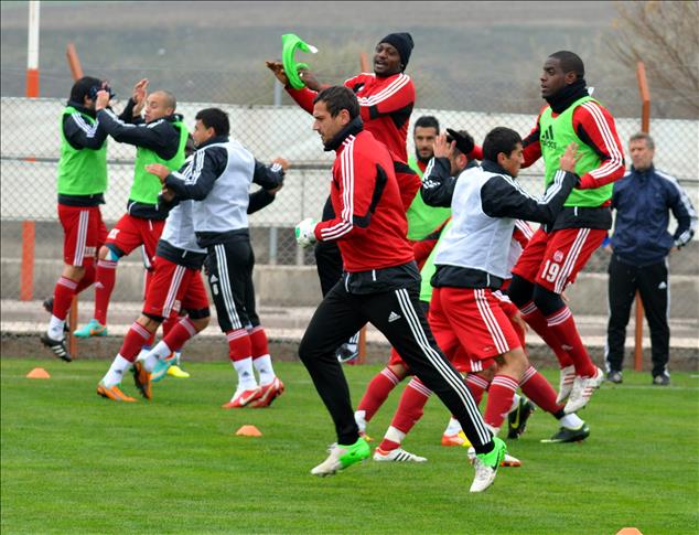 Futbolcular baskı altında yaşıyor