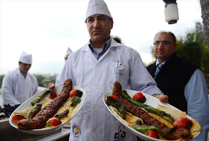 Adana kebabının ustaları yetişiyor
