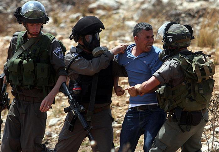 İsrail'den köy baskını