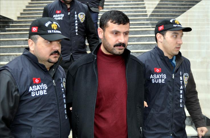 Adliyede bıçaklı-sopalı kavga