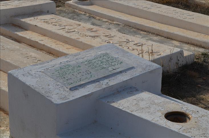عامان بعد الثورة.. زيارة لقبر "البوعزيزي"