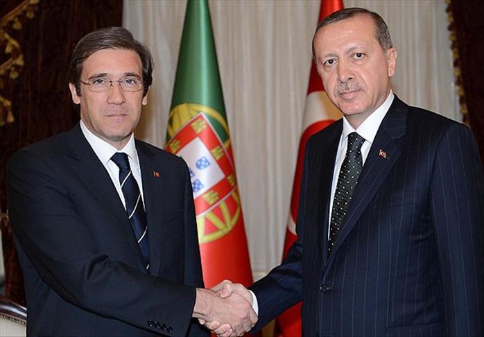 Turkish premier makes joint press appearance with Portuguese counterpart