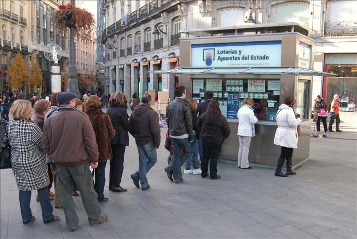 İspanyollar Noel'de kemer sıktı