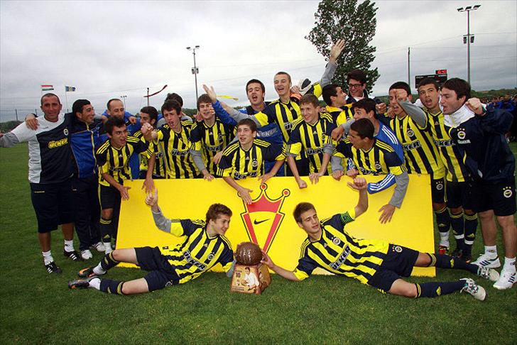 Fenerbahçeli gençlere büyük onur