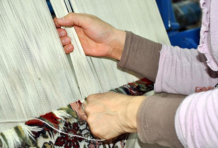 Sivas halıları 'mühürlü eller'de hayat buluyor