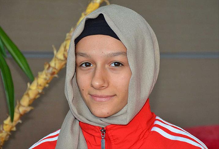 Başörtüsüyle ilk mücadele