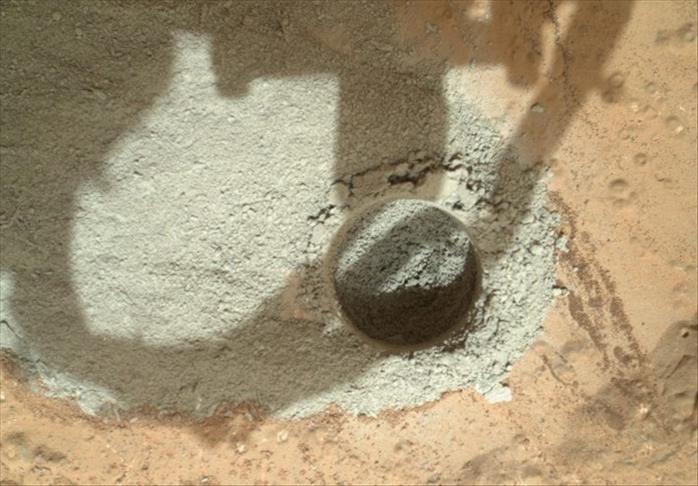 Robot Curiosity uzeo uzorke stijene na Marsu