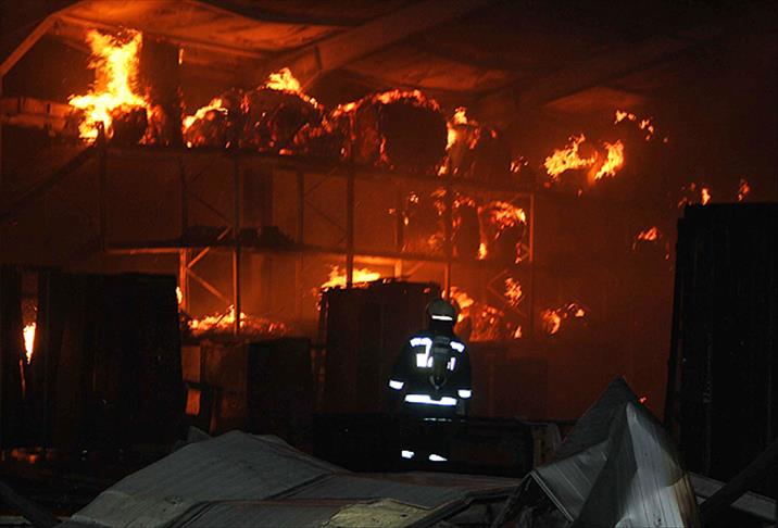 Tekstil fabrikasında yangın