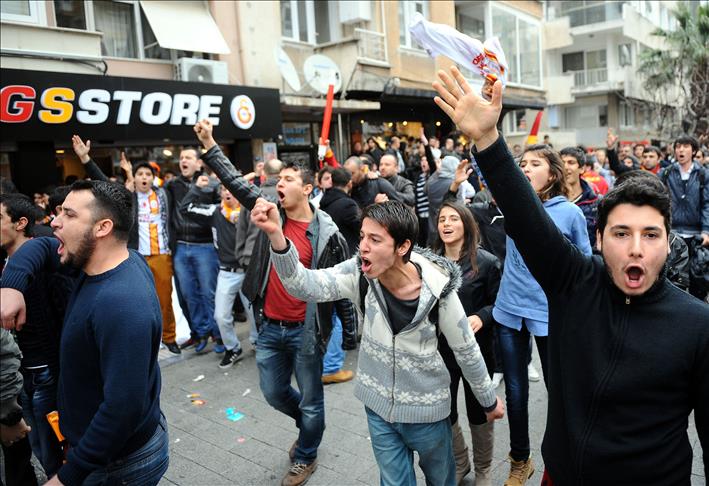 İzmir'de olaylı imza günü