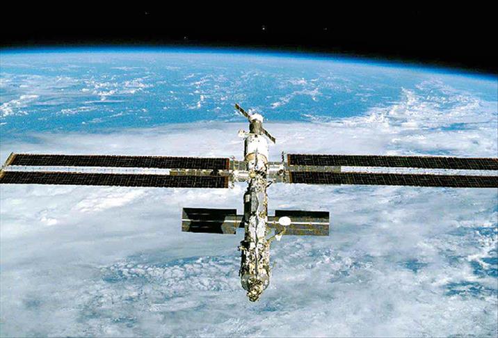 Astronotlarla iletişim koptu