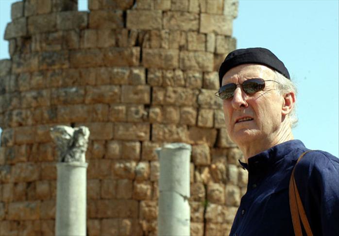 Glumac James Cromwell 25. marta pred sudom