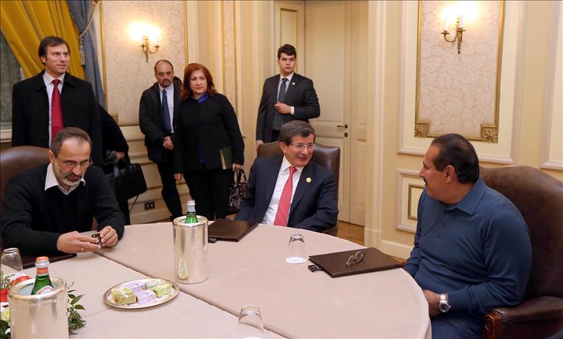 داود أغلو يلتقي الخطيب وآل ثاني في روما