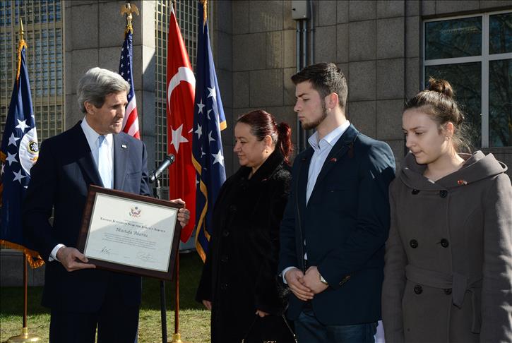 Akarsu'nun ailesine Kerry'den madalyon