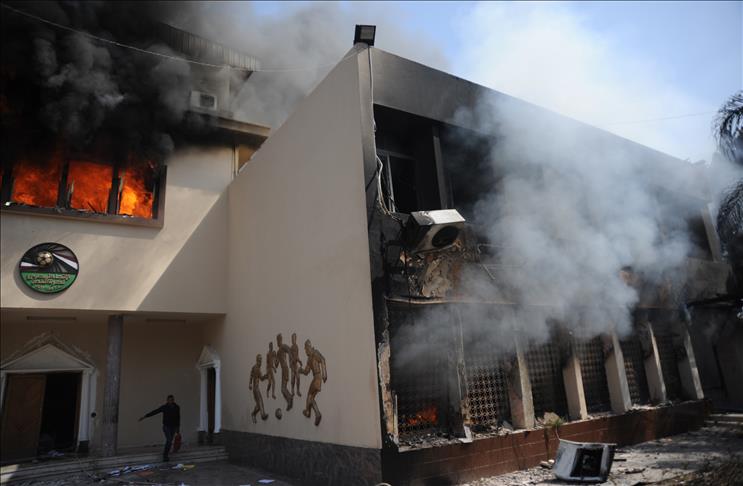 Navijači El-Ahlija zapalili zgradu Fudbalske federacije Egipta