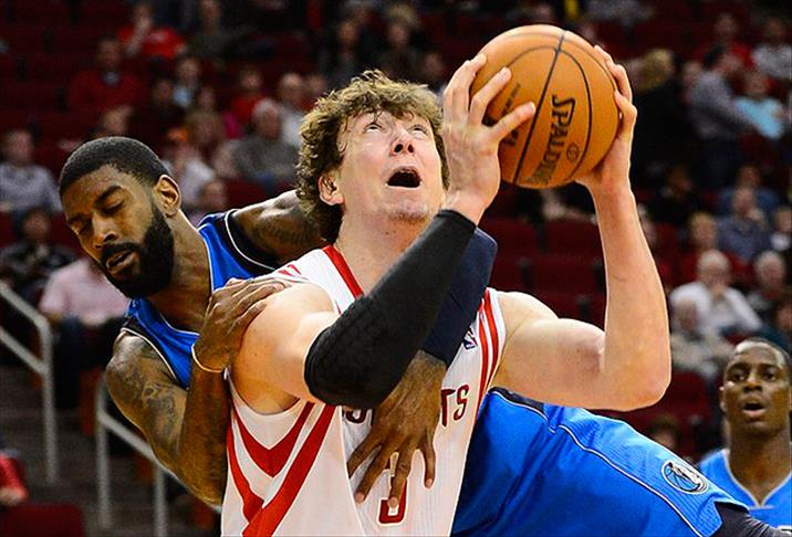 NBA'de 12 maç oynandı