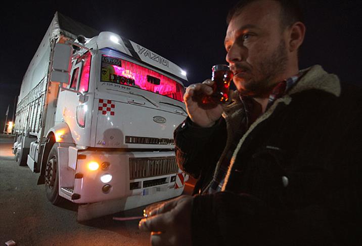 Yollar gidişine görenler duruşuna hasta