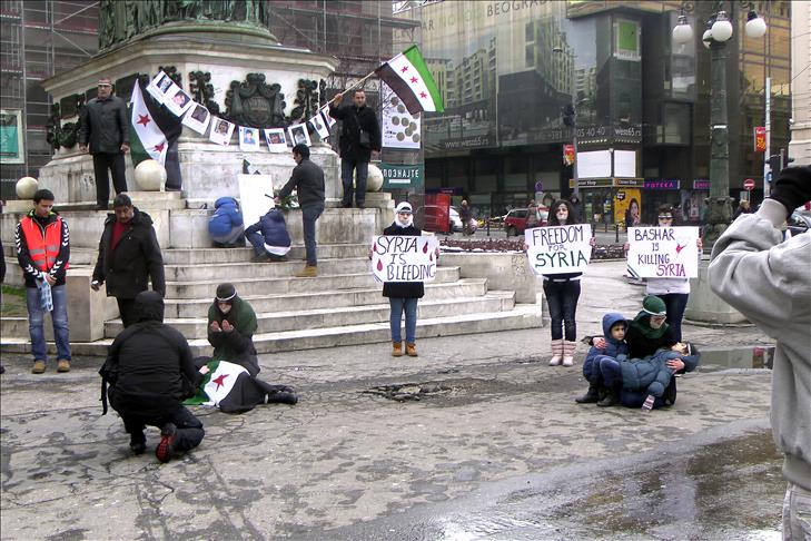Beograd: Sirijci na protestima pozvali na prekid dvogodišnjeg rata
