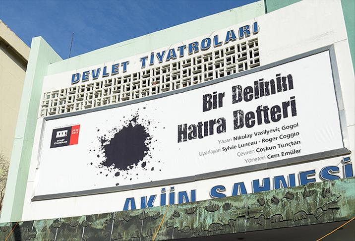 Akün ve Şinasi sahnelerinde perde kapanmasın