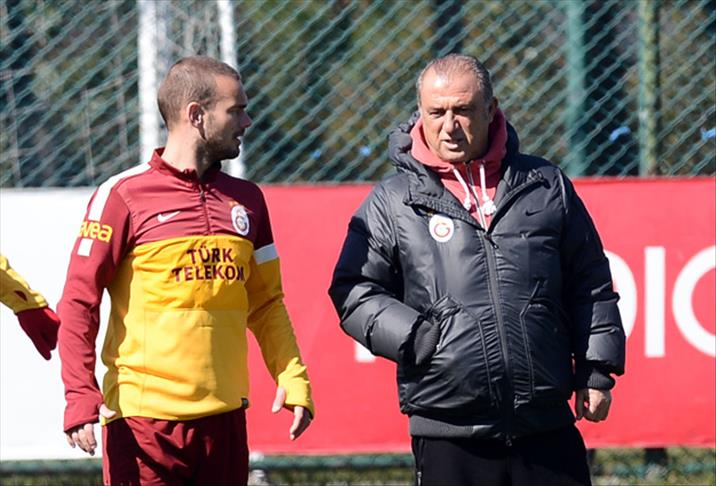 Sneijder takımla çalıştı