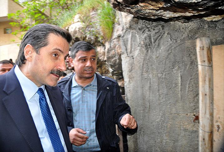 Tatlıses'in doğduğu mağarayı inceledi