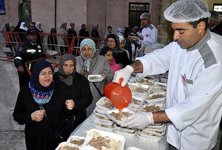 Şanlıurfa'da ''tirit'' ikramı