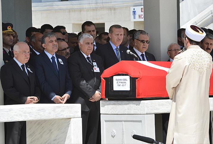 Orgeneral Özel'in babasını devletin zirvesi uğurladı