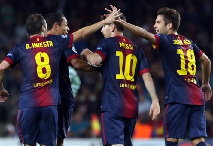برشلونة يهزم أتليتكو مدريد وسط احتفالات بالتتويج بالدوري