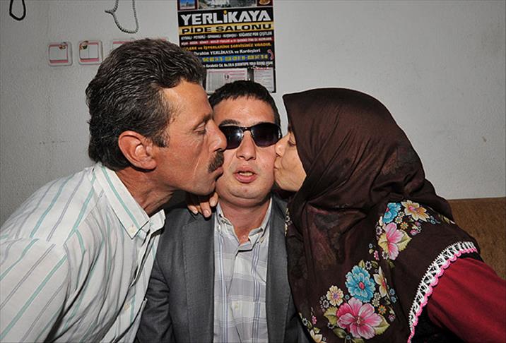 Turan Çolak'ın yüzünde kaybettiği oğlunu gördü