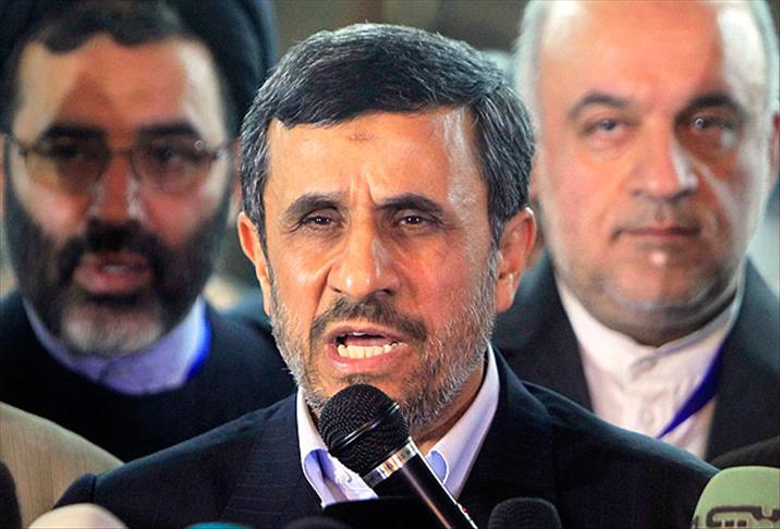 Ahmedinejad'dan Meşai kararına tepki