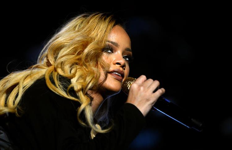 Rihanna rocks Istanbul