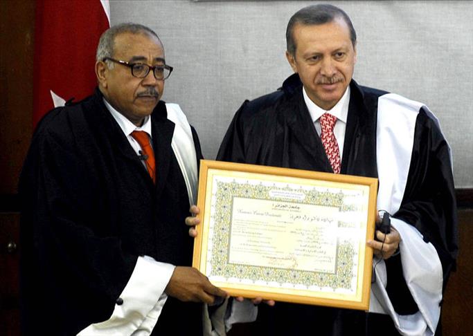 Erdogan presented honorary doctorate title by Algiers University