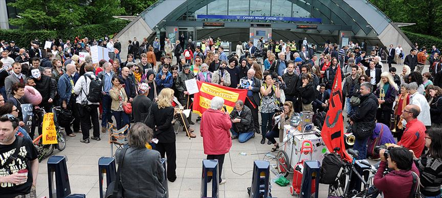 Londra'da G8 protestoları sürüyor