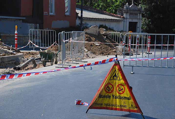 Üsküdar'da doğalgaz borusu patladı