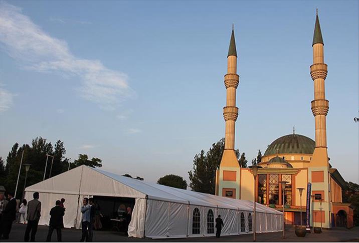 İftar çadırları Türkiye’yi aratmıyor