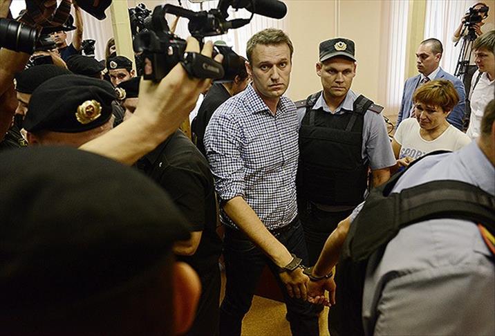 Навальный приговорен к пяти годам тюрьмы