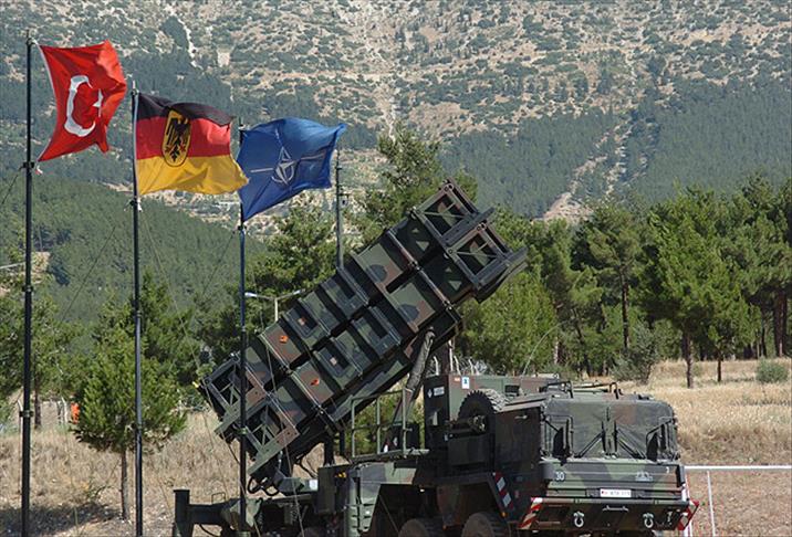 Patriotlar Suriye'de 300 füze atışı tespit etti