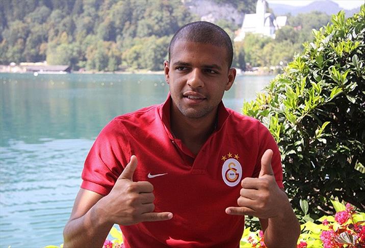 Melo 3 yıl daha Galatasaray'da